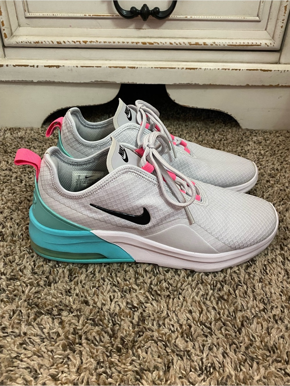 Women’s Nike Air Max Motion 2 South Beach Size 9 CU4925-002